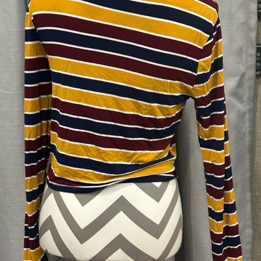 Forever 21 long sleeve crop top - Picture 3 of 4